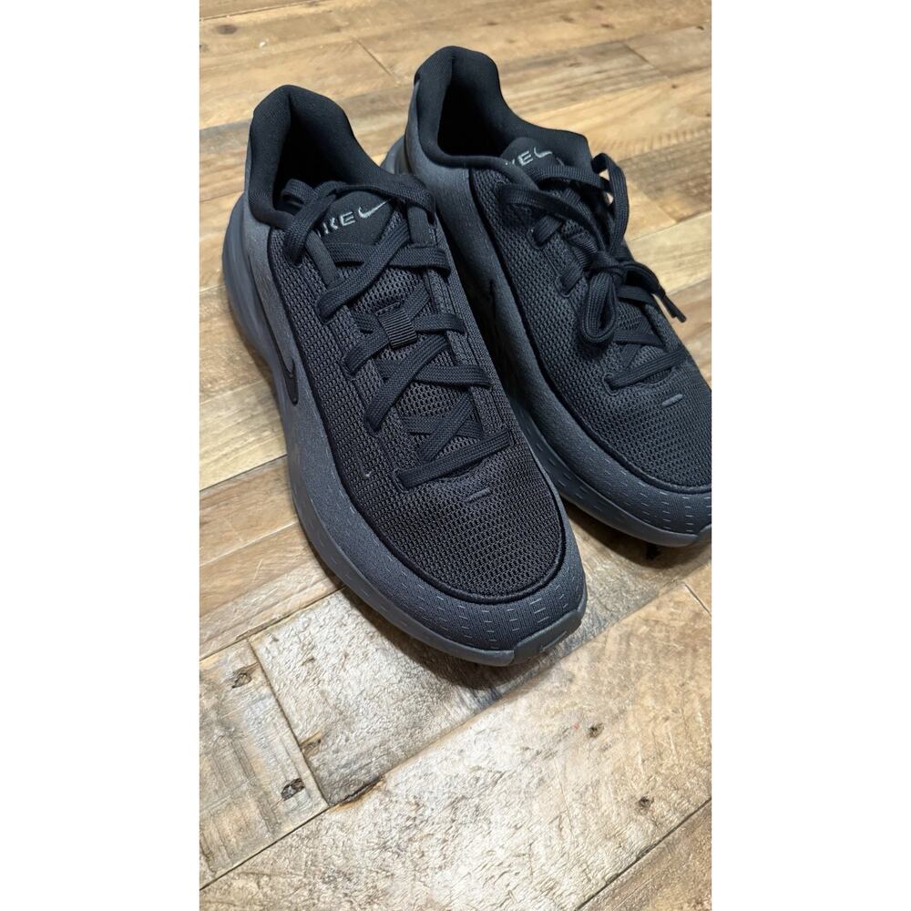 Size 10 - Nike Uplift SC Anthracite Black